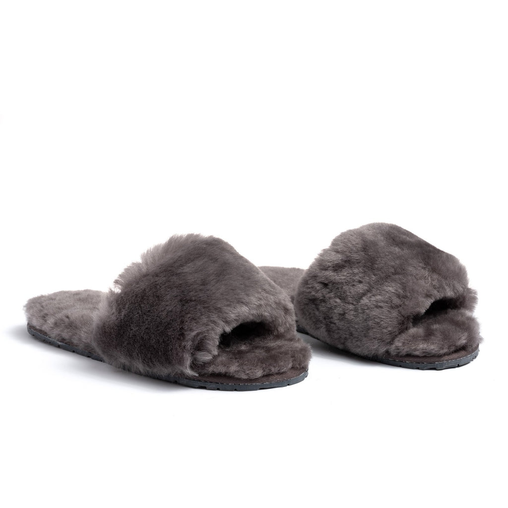 Black Lamb Fur Slippers – Confetti Boutique